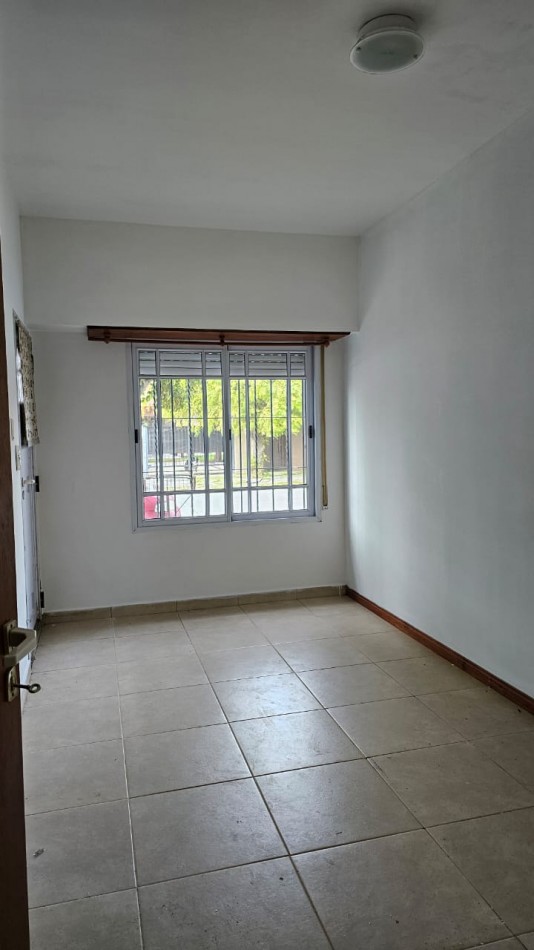 PROPIEDAD EN BARRIO SARMIENTO