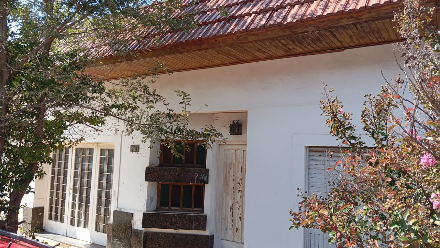 VENDE CASA DE DOS PLANTAS EN SAN VICENTE 