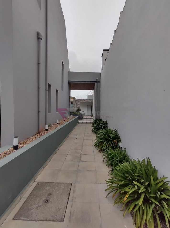 Exclusiva casa en venta en zona destacada de Olavarria.