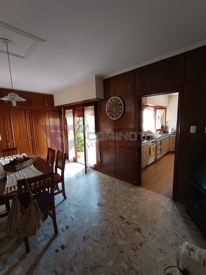 CHALET EN MARIANO MORENO 