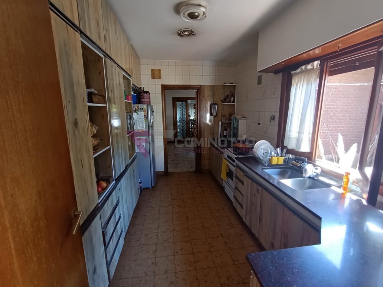 CHALET EN MARIANO MORENO 