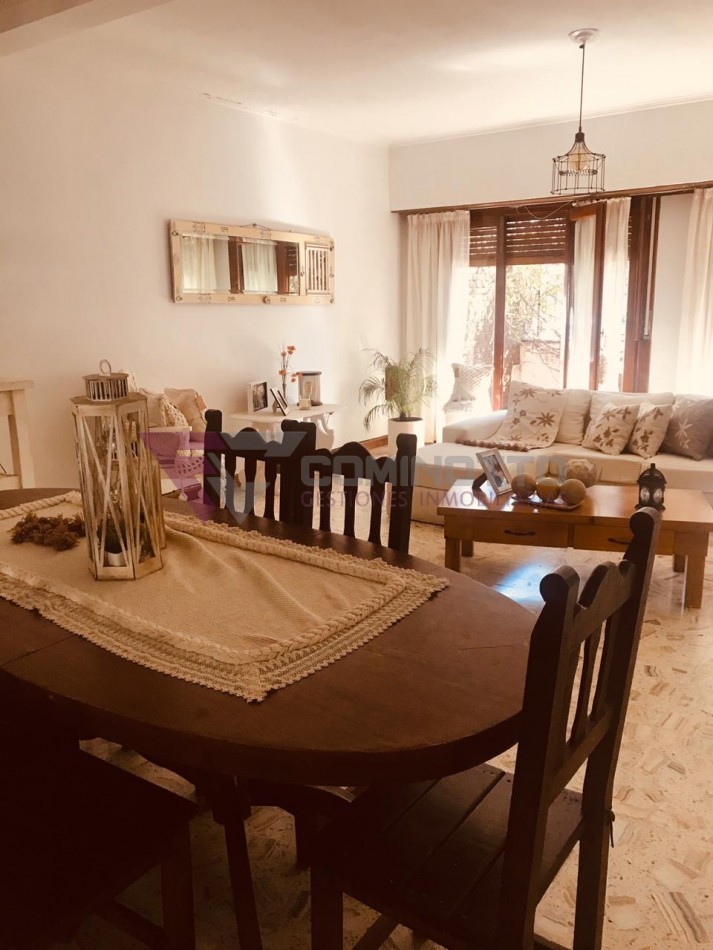 CHALET EN MARIANO MORENO 
