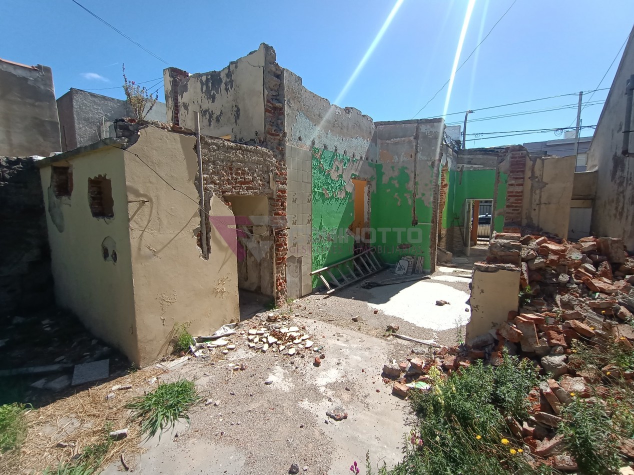 VENDE LOTE EN MARIANO MORENO