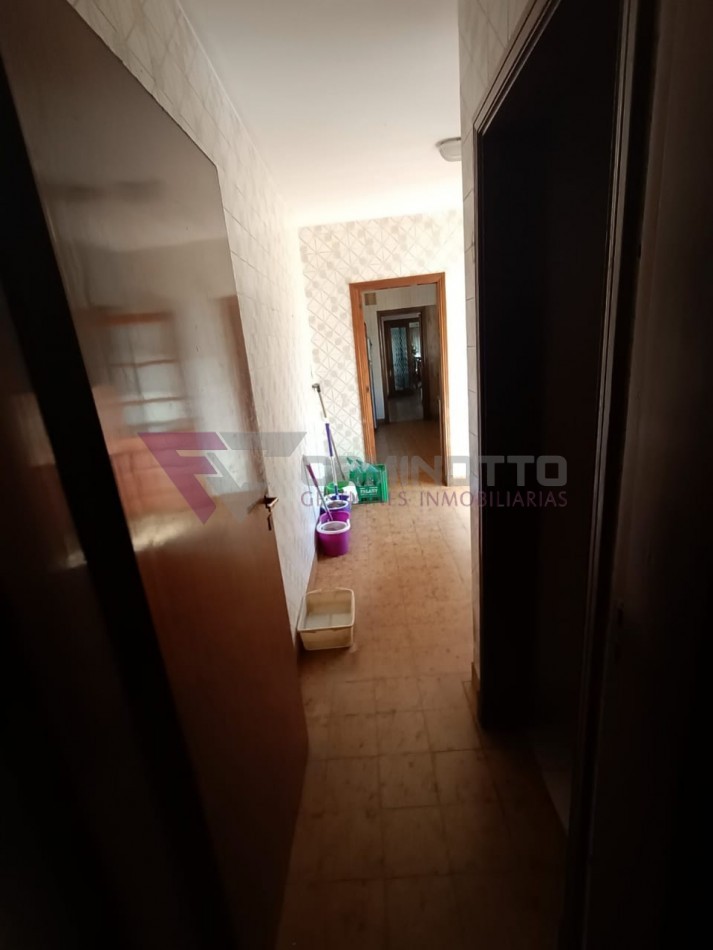 CHALET EN MARIANO MORENO 