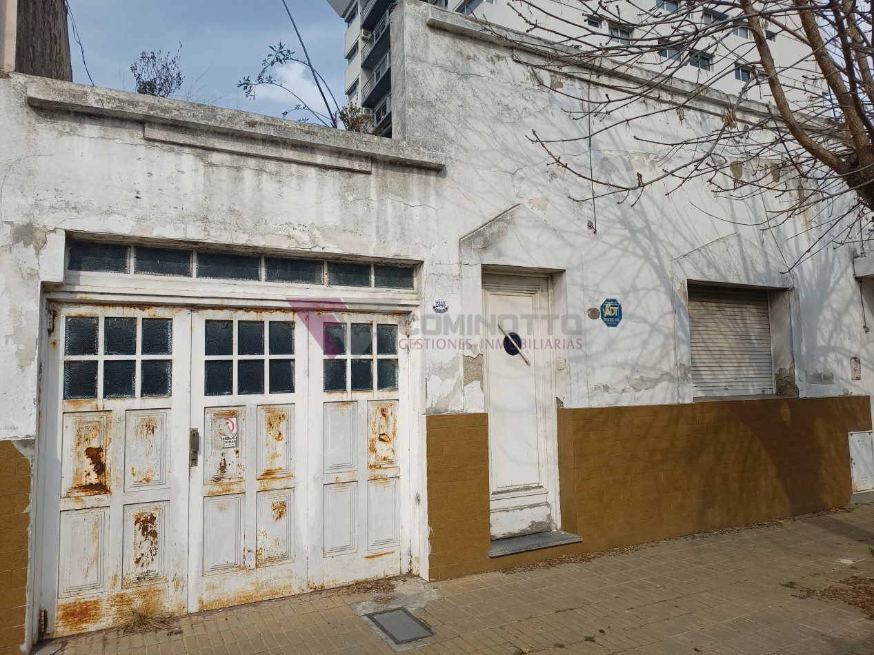 VENDE CASA CENTRICA A RECICLAR