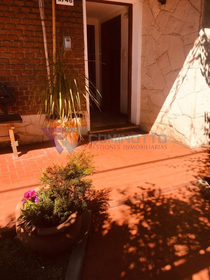 CHALET EN MARIANO MORENO 