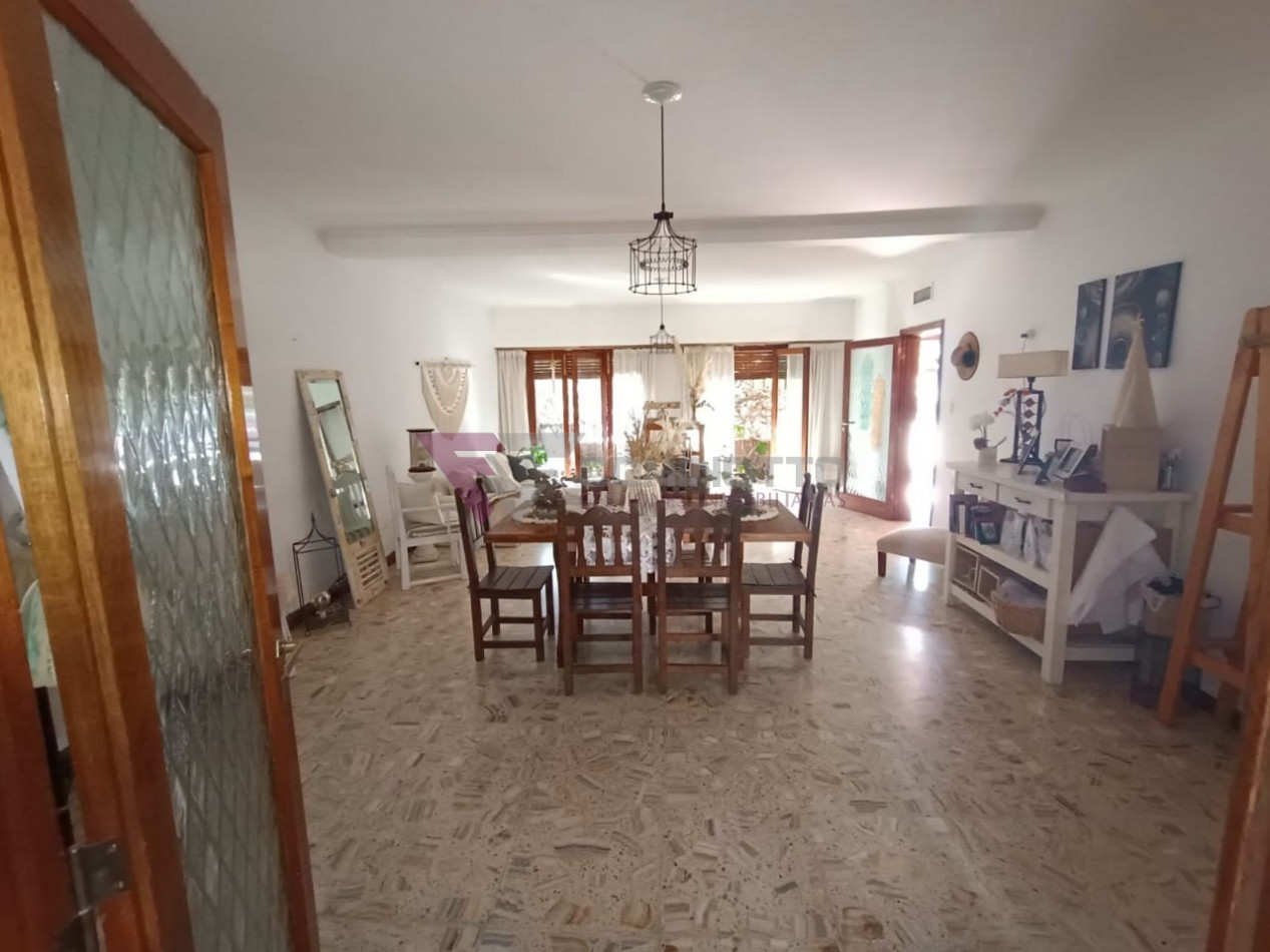 CHALET EN MARIANO MORENO 