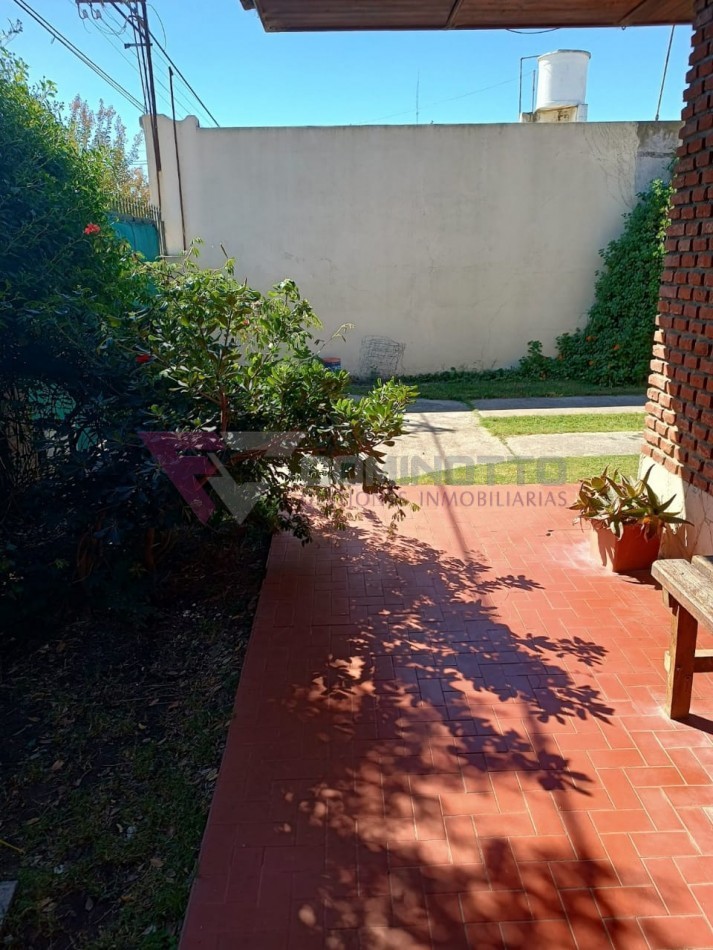 CHALET EN MARIANO MORENO 