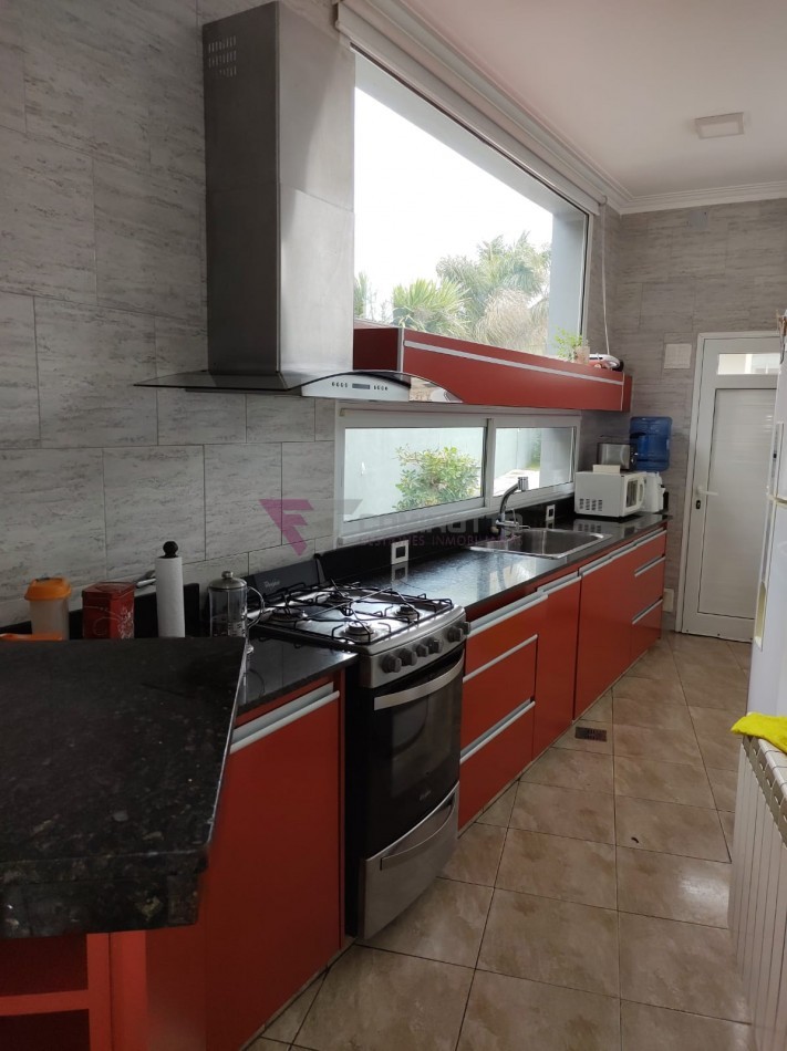 Exclusiva casa en venta en zona destacada de Olavarria.