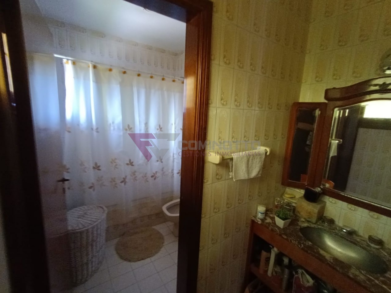CHALET EN MARIANO MORENO 