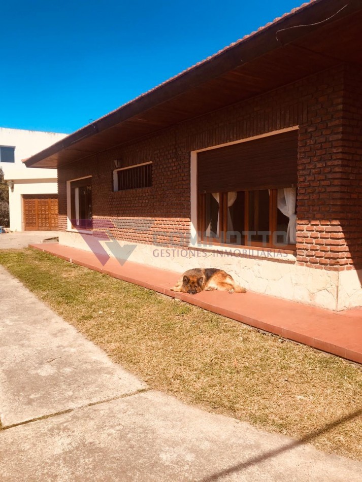CHALET EN MARIANO MORENO 