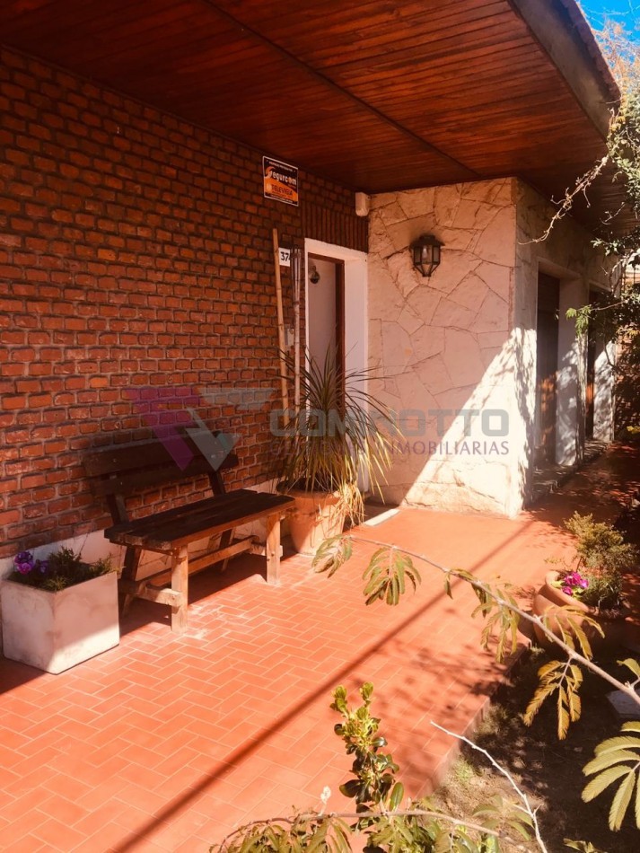 CHALET EN MARIANO MORENO 