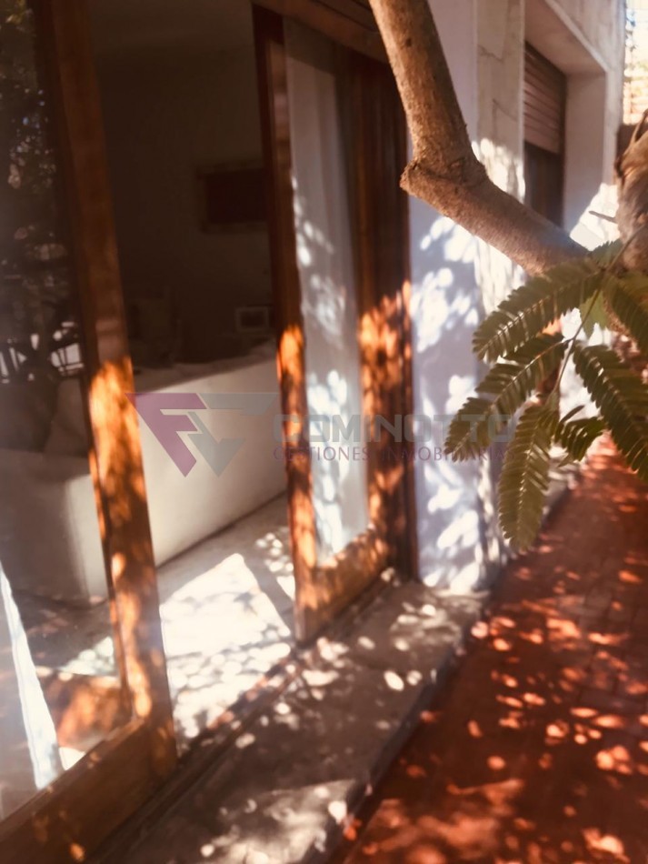 CHALET EN MARIANO MORENO 