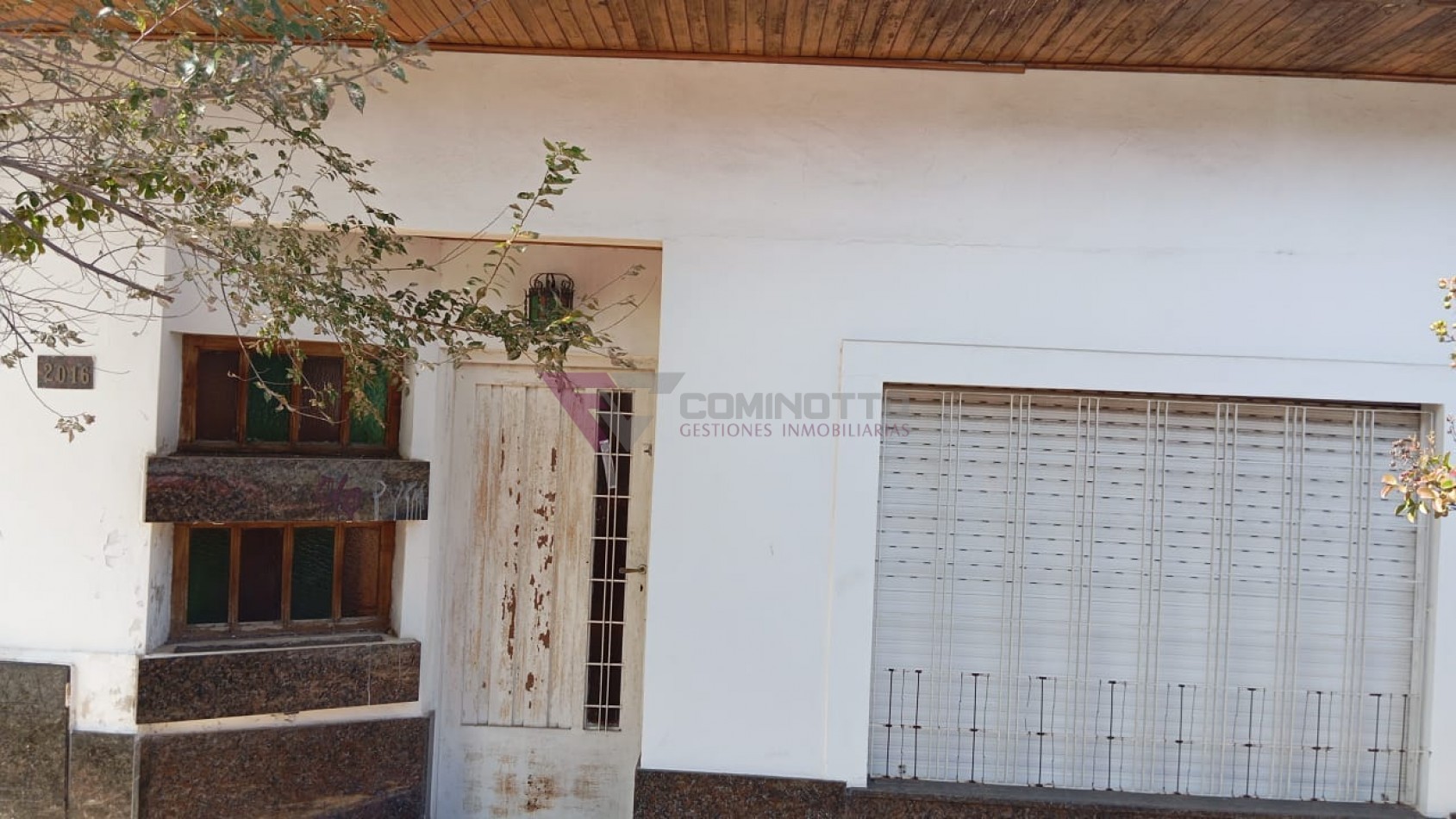 VENDE CASA DE DOS PLANTAS EN SAN VICENTE 