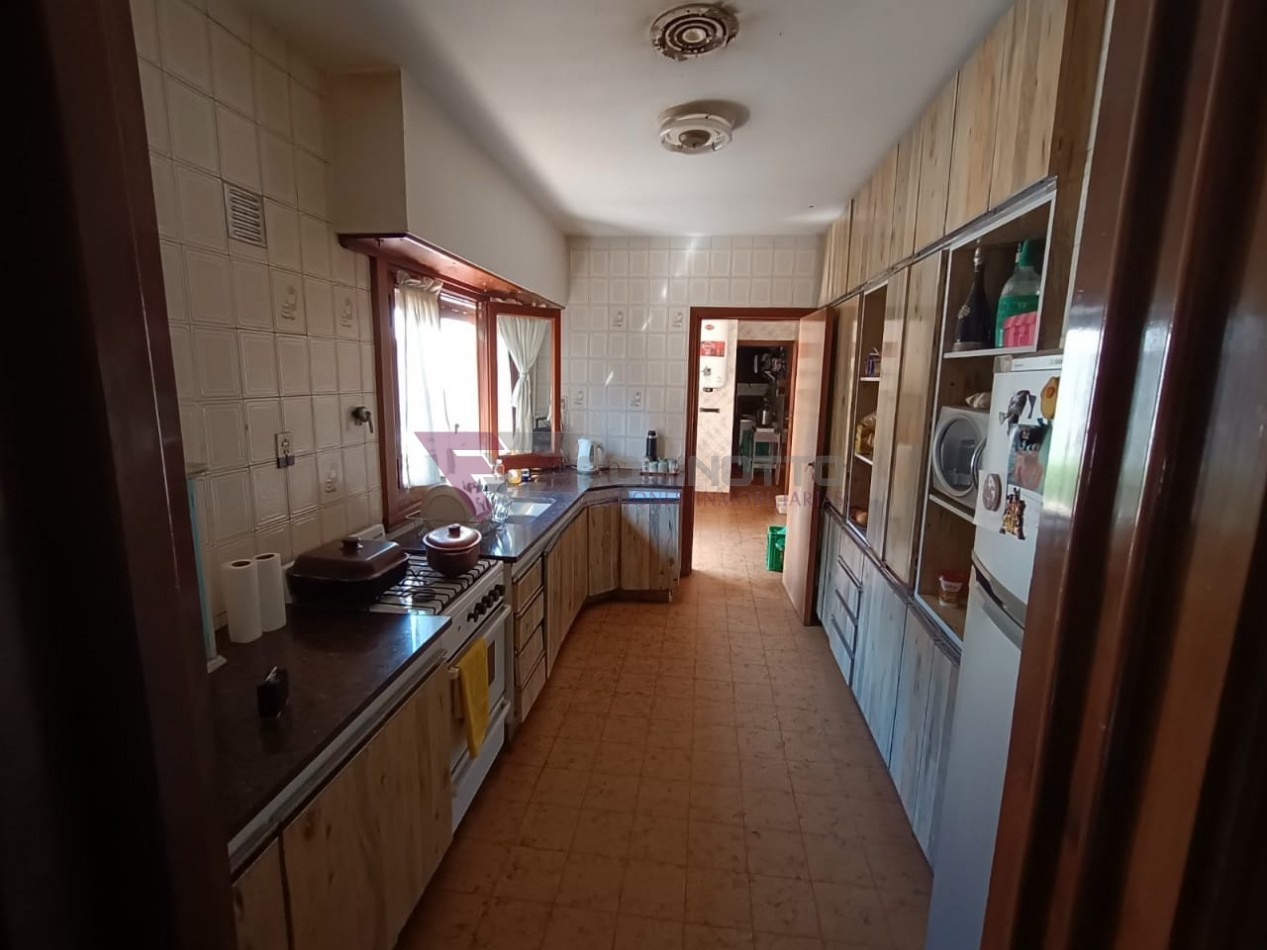 CHALET EN MARIANO MORENO 