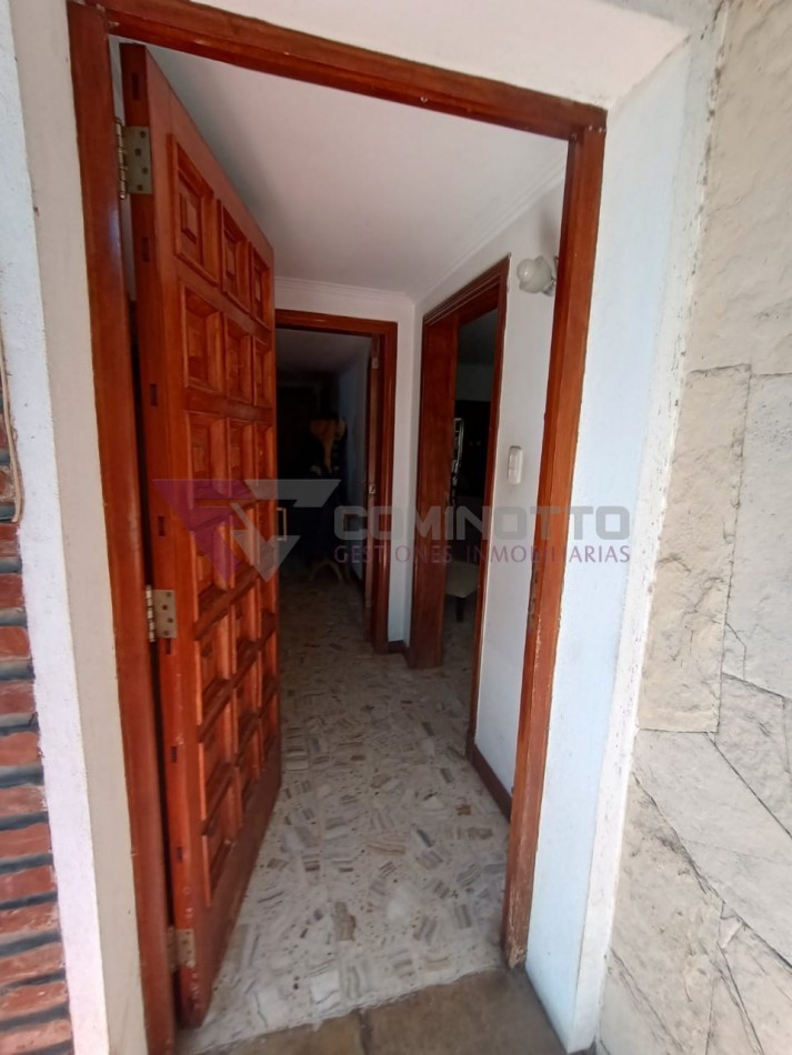CHALET EN MARIANO MORENO 
