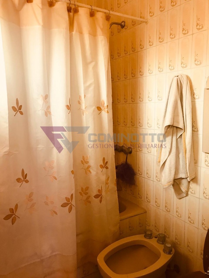 CHALET EN MARIANO MORENO 