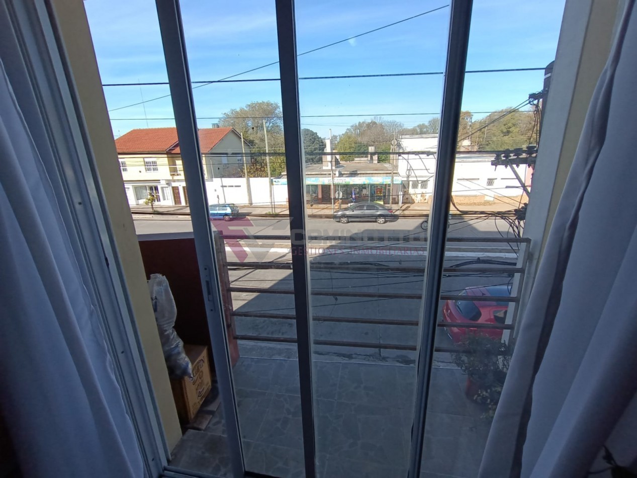 DEPARTAMENTO SOBRE AV. ITUZAINGO