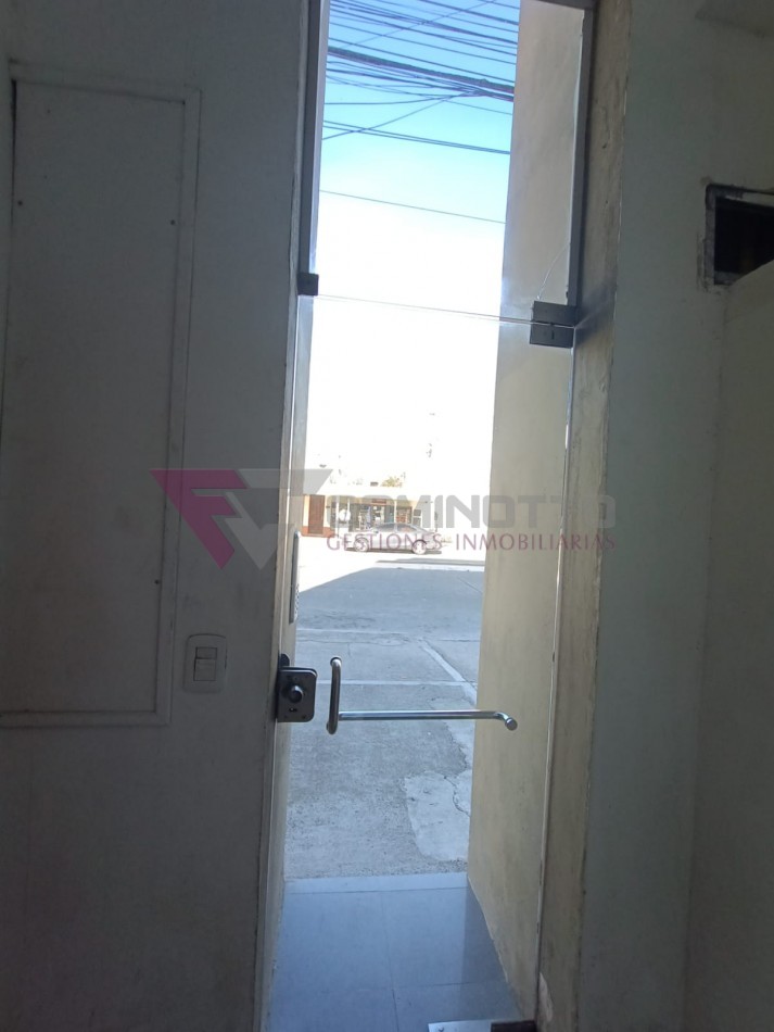 DEPARTAMENTO SOBRE AV. ITUZAINGO