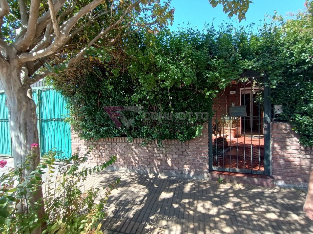 CHALET EN MARIANO MORENO 