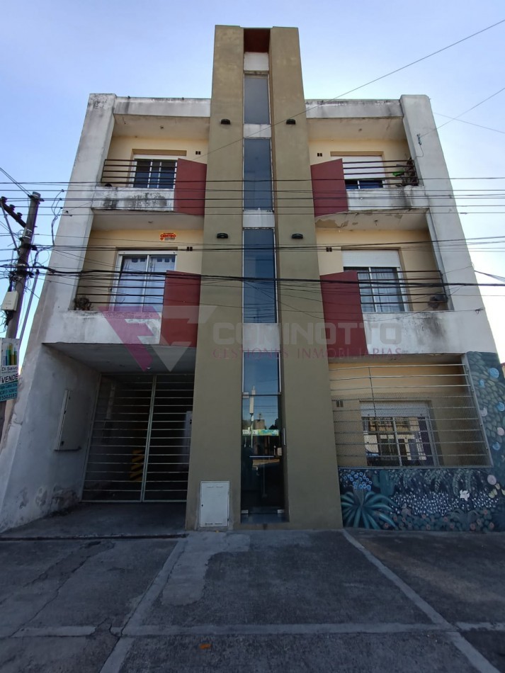DEPARTAMENTO SOBRE AV. ITUZAINGO