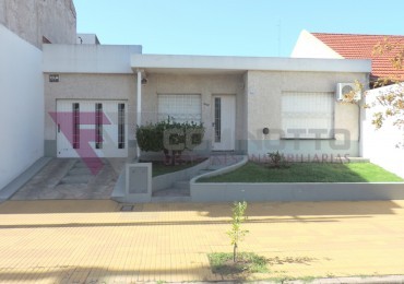  CASA EN BARRIO LUJAN DE DOS DORMITORIOS
